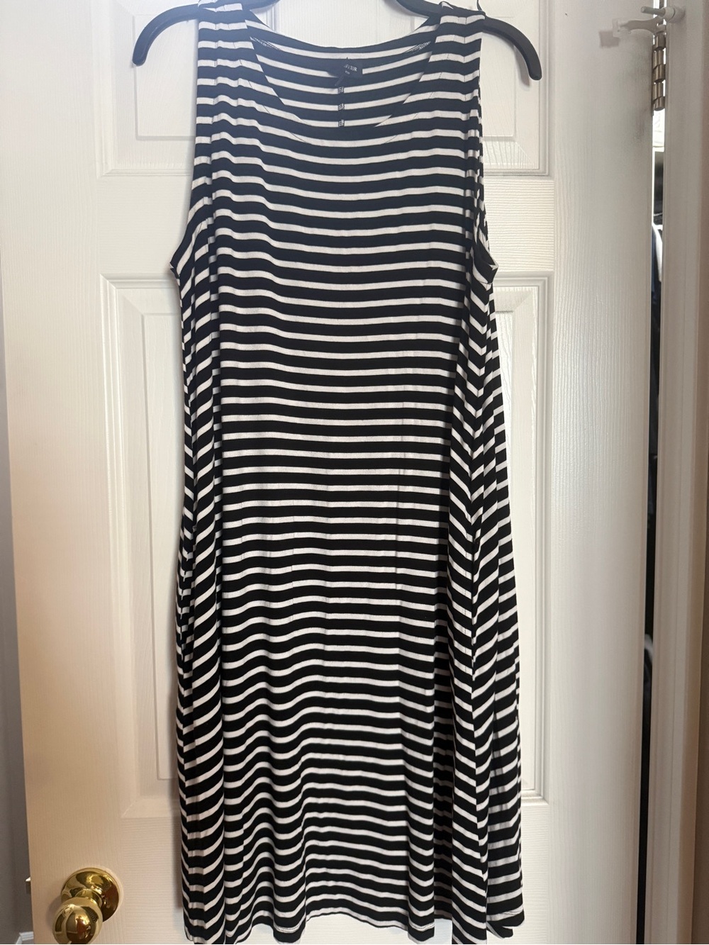 Lord & Taylor sleeveless summer dress